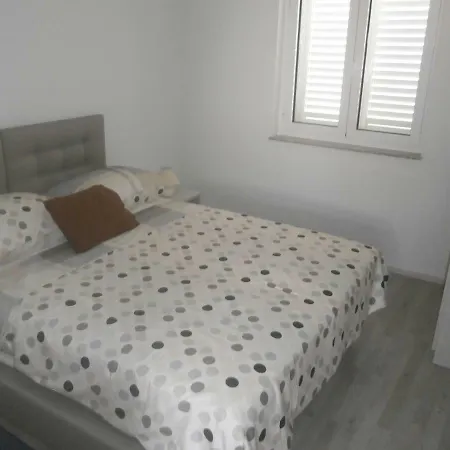 Apartment Ljiljana Srima